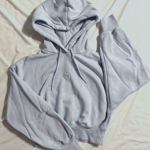 PUMA Small Cropped Sweatshirt